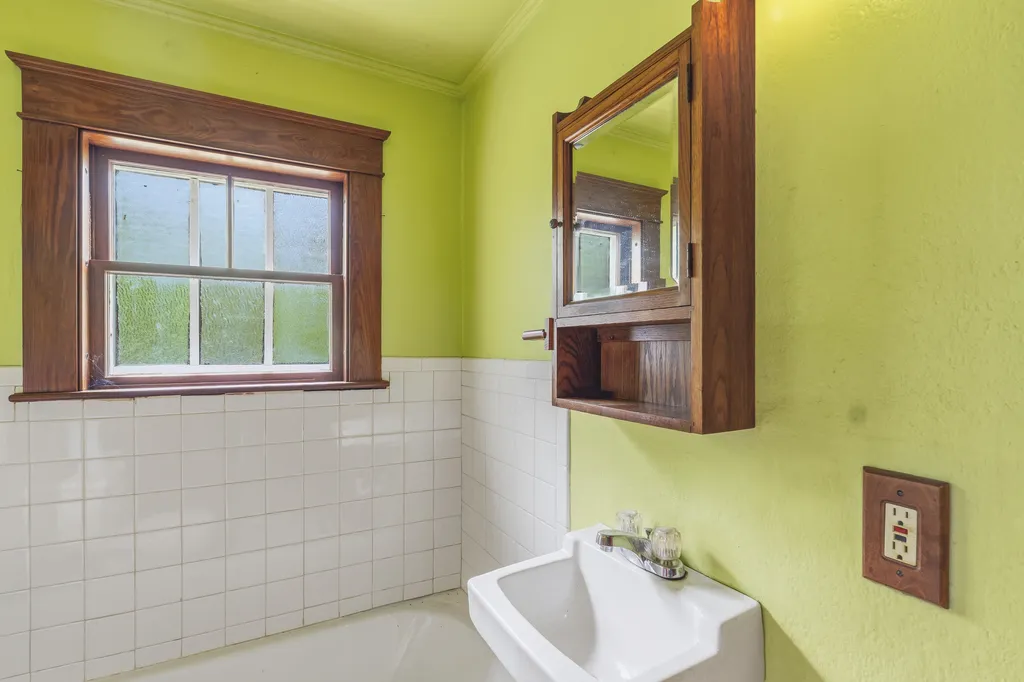 4 Florence Street Place Augusta ME 04330
