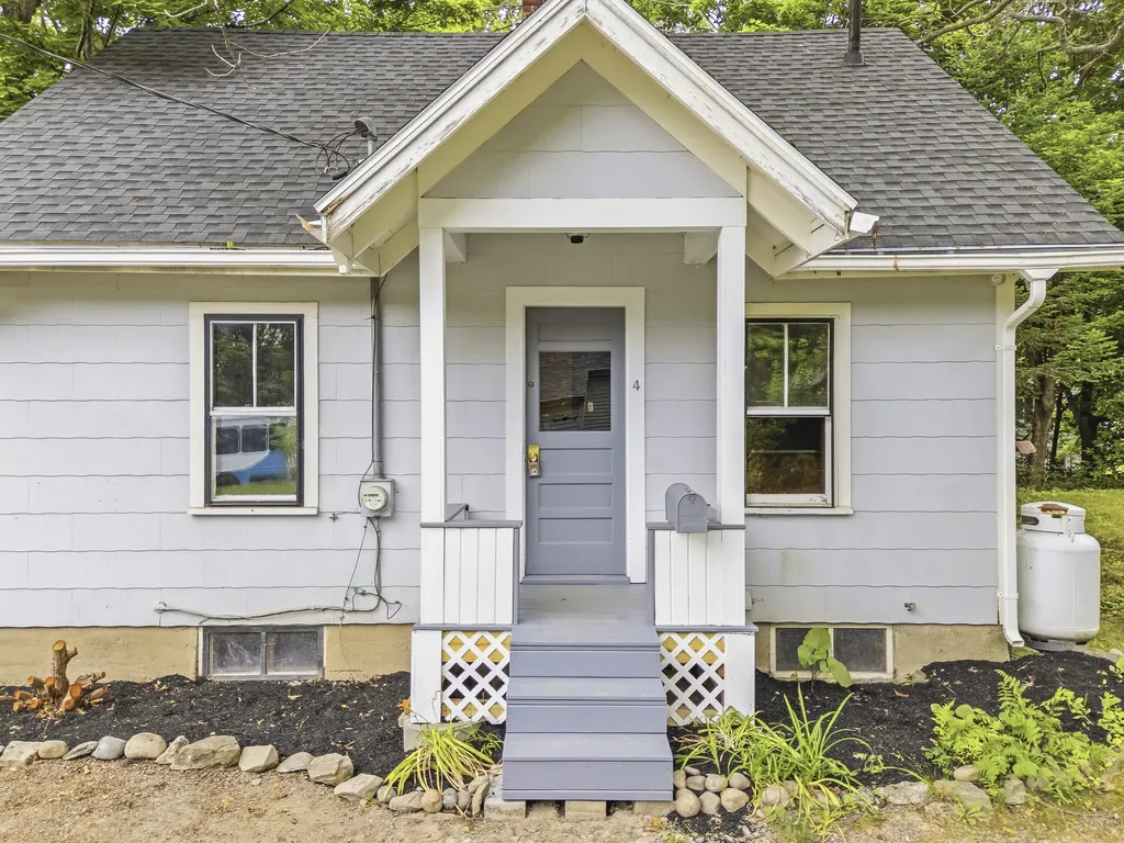 4 Florence Street Place Augusta ME 04330