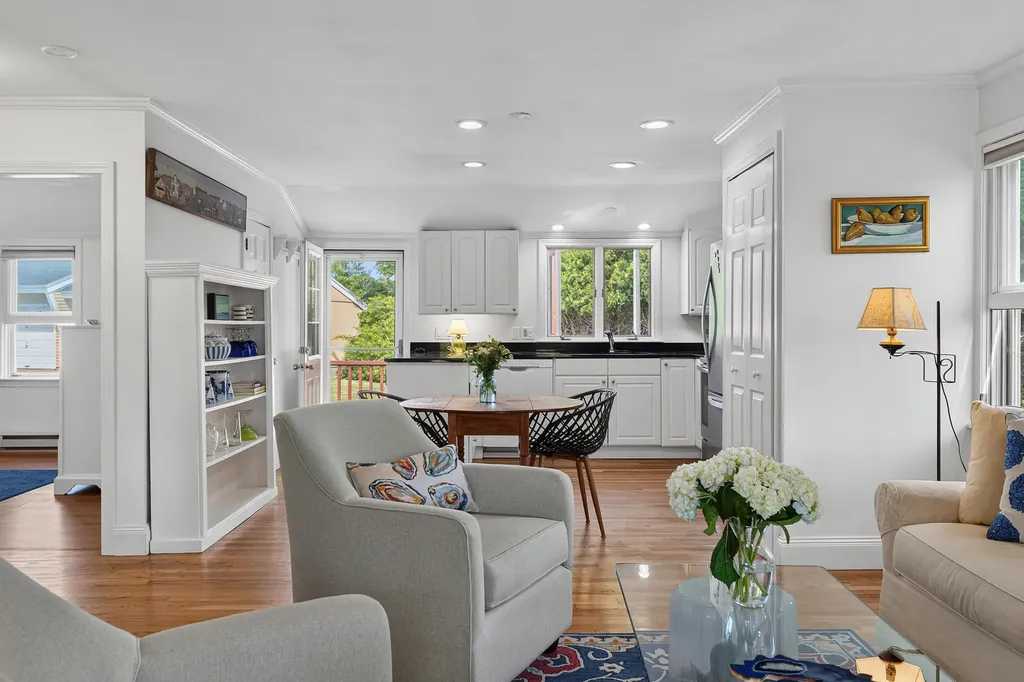 17 Woodside Meadow Road York ME 03909