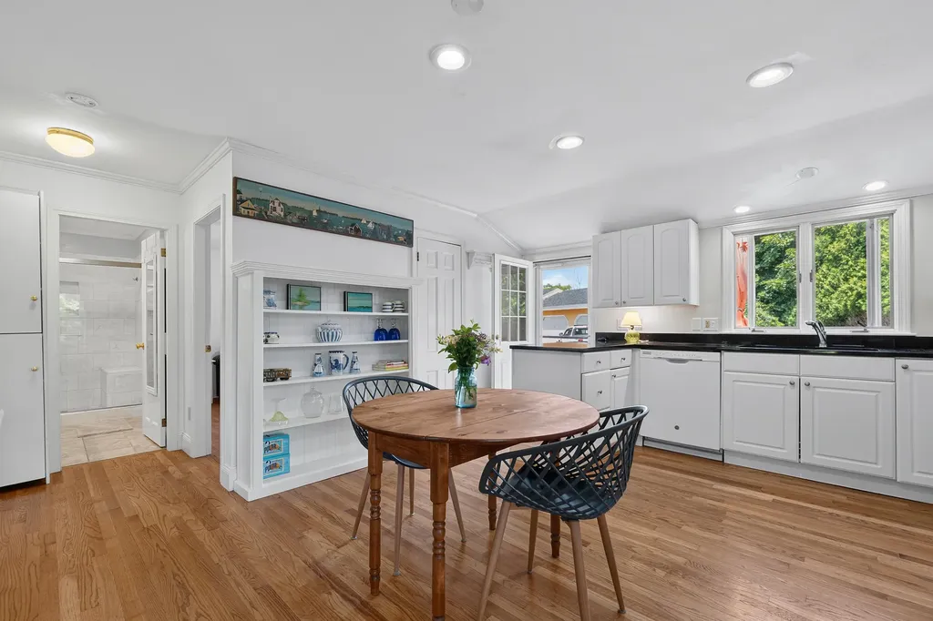 17 Woodside Meadow Road York ME 03909