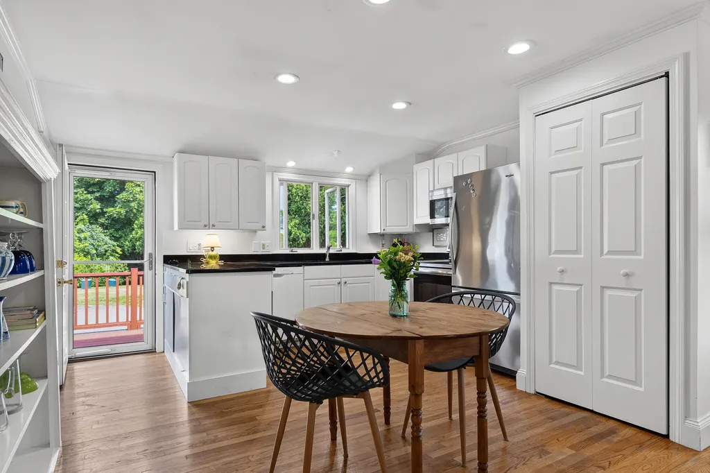 17 Woodside Meadow Road York ME 03909