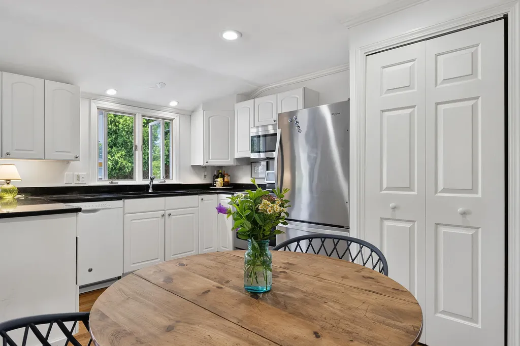 17 Woodside Meadow Road York ME 03909