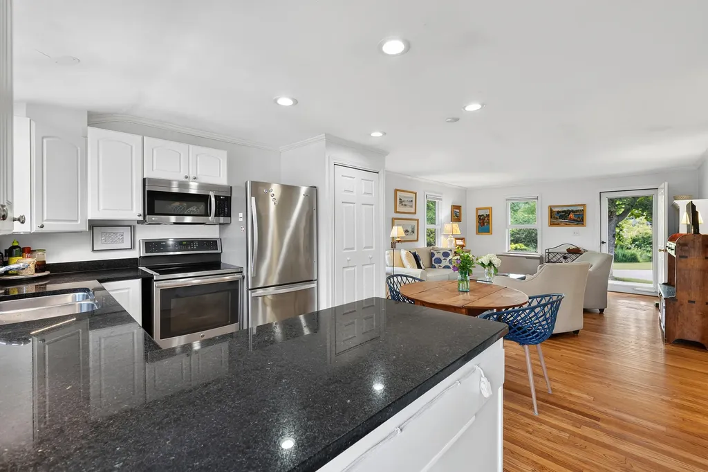 17 Woodside Meadow Road York ME 03909