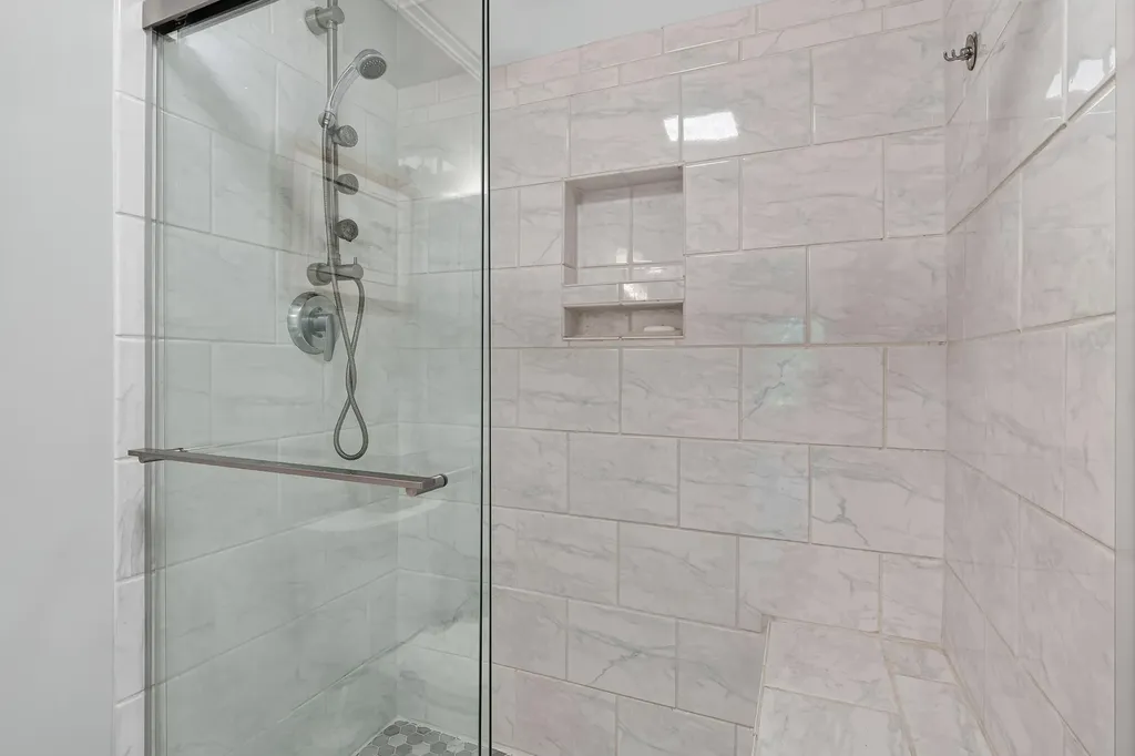 17 Woodside Meadow Road York ME 03909