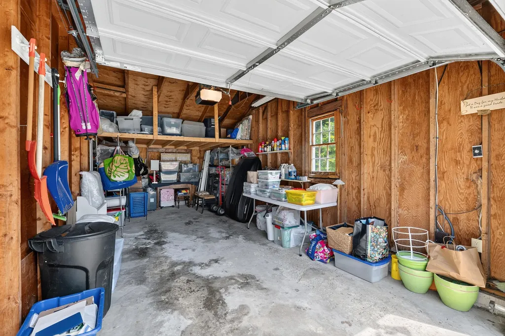17 Woodside Meadow Road York ME 03909