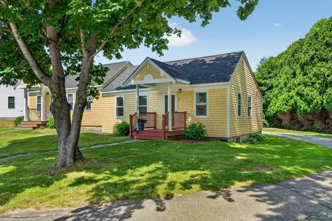 17 Woodside Meadow Road York ME 03909