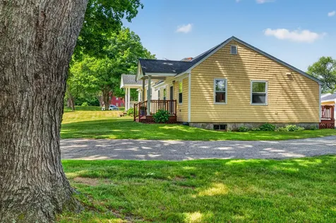 17 Woodside Meadow Road York ME 03909