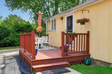 17 Woodside Meadow Road York ME 03909