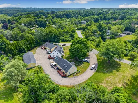 17 Woodside Meadow Road York ME 03909