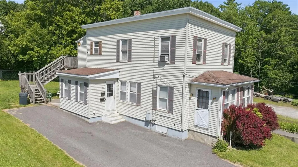 28 Eaton Street Lewiston ME 04240