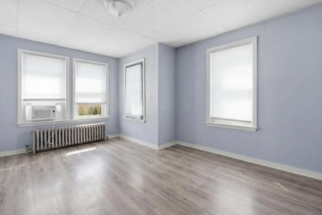28 Eaton Street Lewiston ME 04240