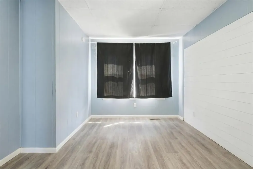 28 Eaton Street Lewiston ME 04240