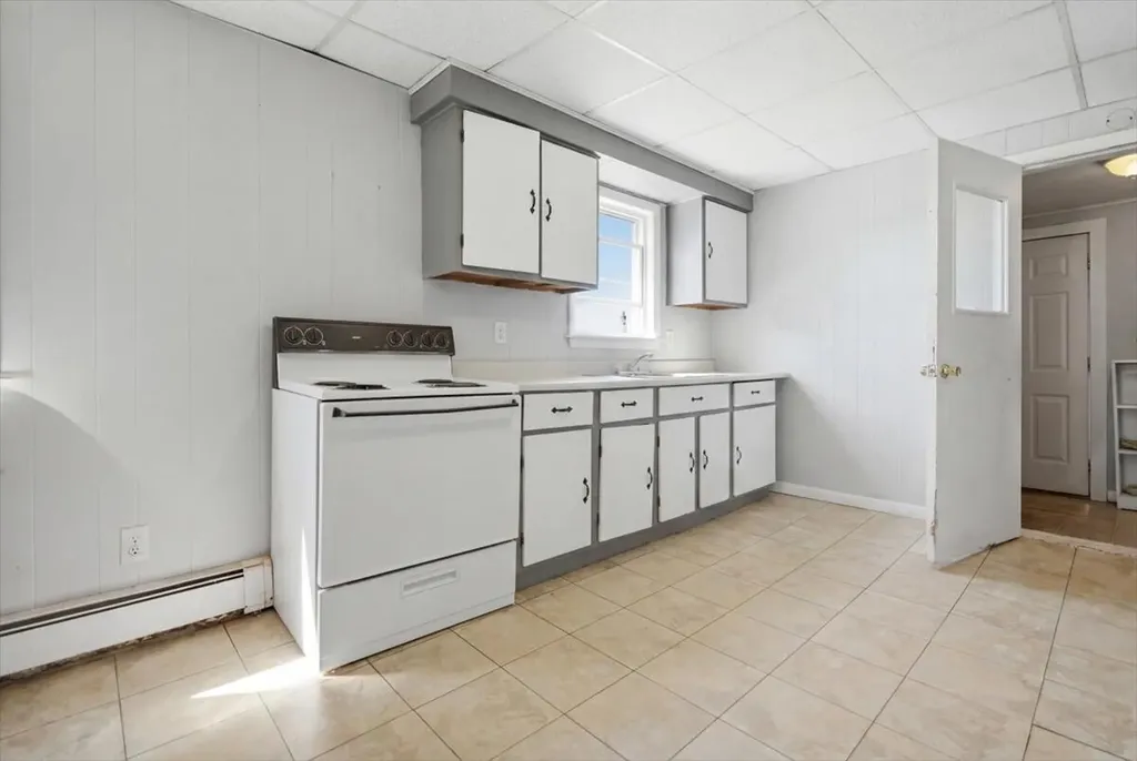28 Eaton Street Lewiston ME 04240