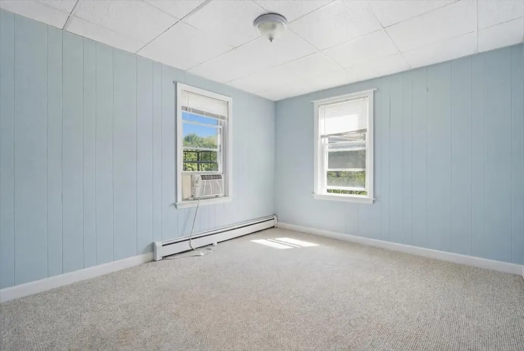 28 Eaton Street Lewiston ME 04240