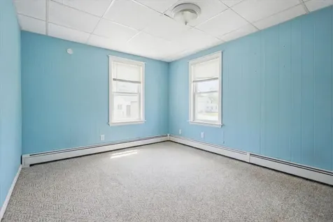 28 Eaton Street Lewiston ME 04240