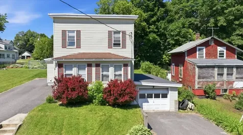 28 Eaton Street Lewiston ME 04240