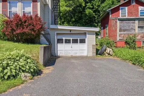 28 Eaton Street Lewiston ME 04240
