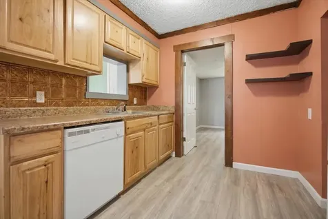28 Eaton Street Lewiston ME 04240