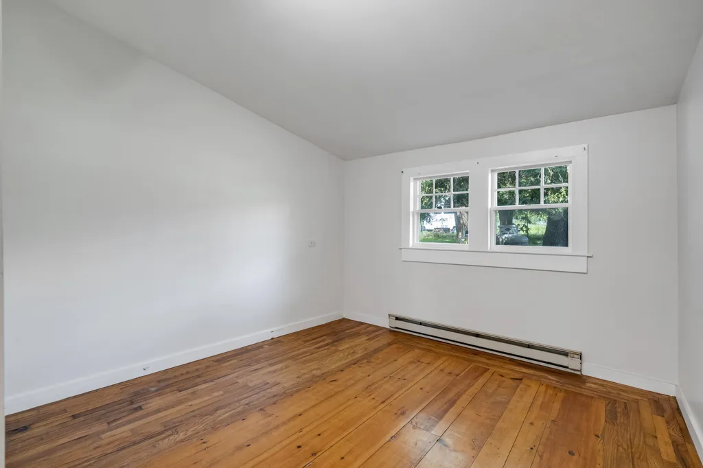 142 River Road Bowdoinham ME 04008