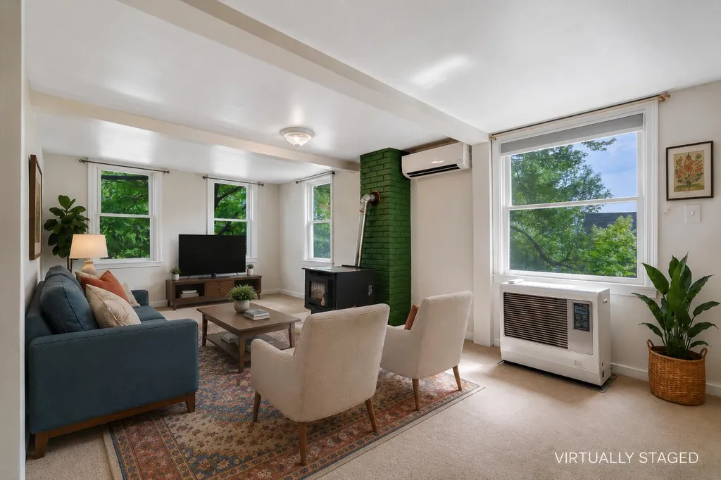 142 River Road Bowdoinham ME 04008