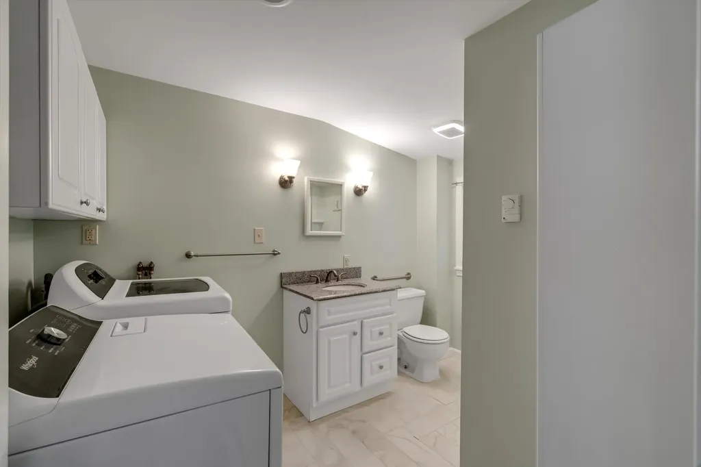 142 River Road Bowdoinham ME 04008
