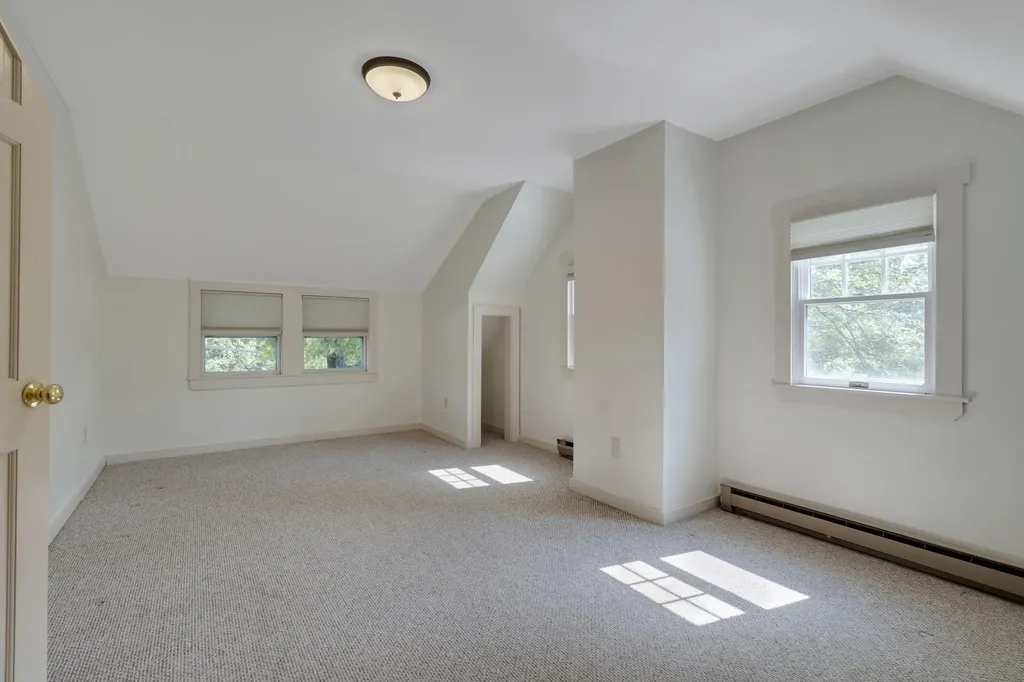 142 River Road Bowdoinham ME 04008