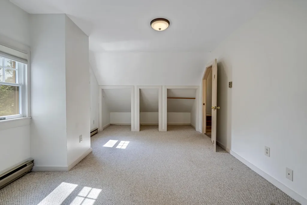 142 River Road Bowdoinham ME 04008