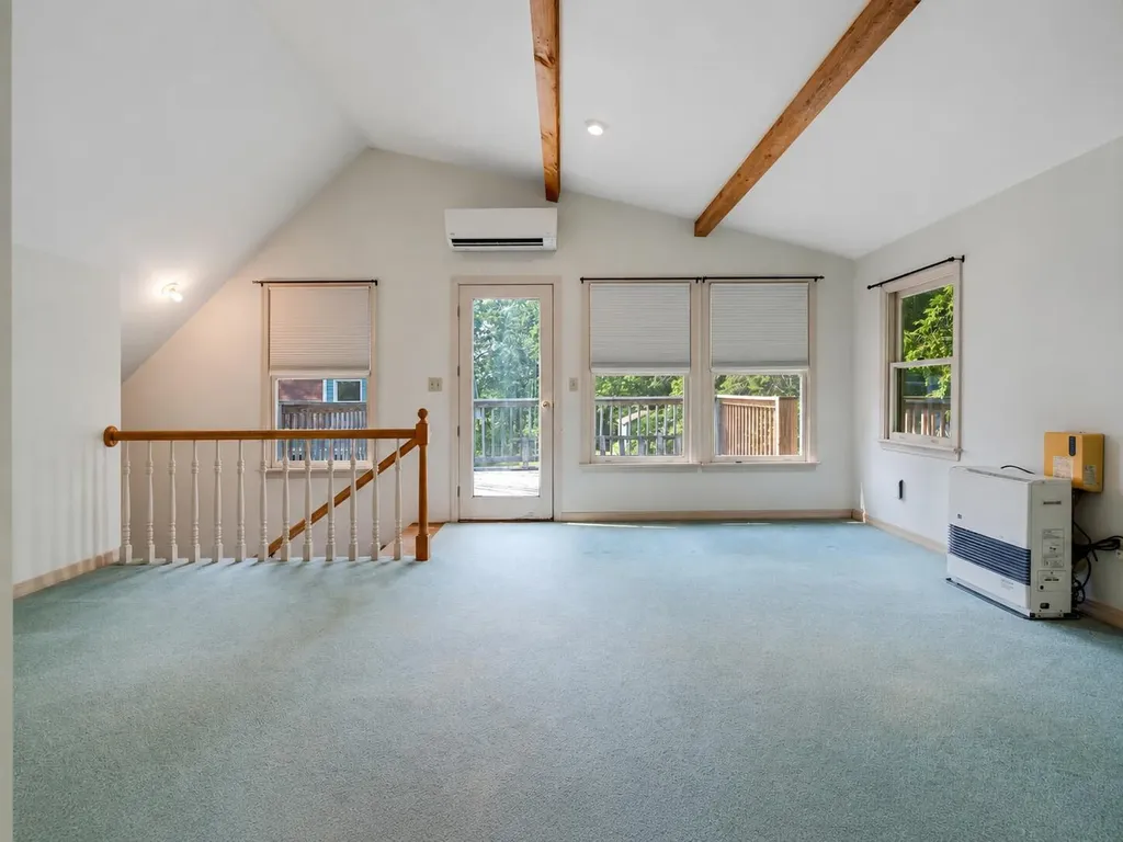 142 River Road Bowdoinham ME 04008