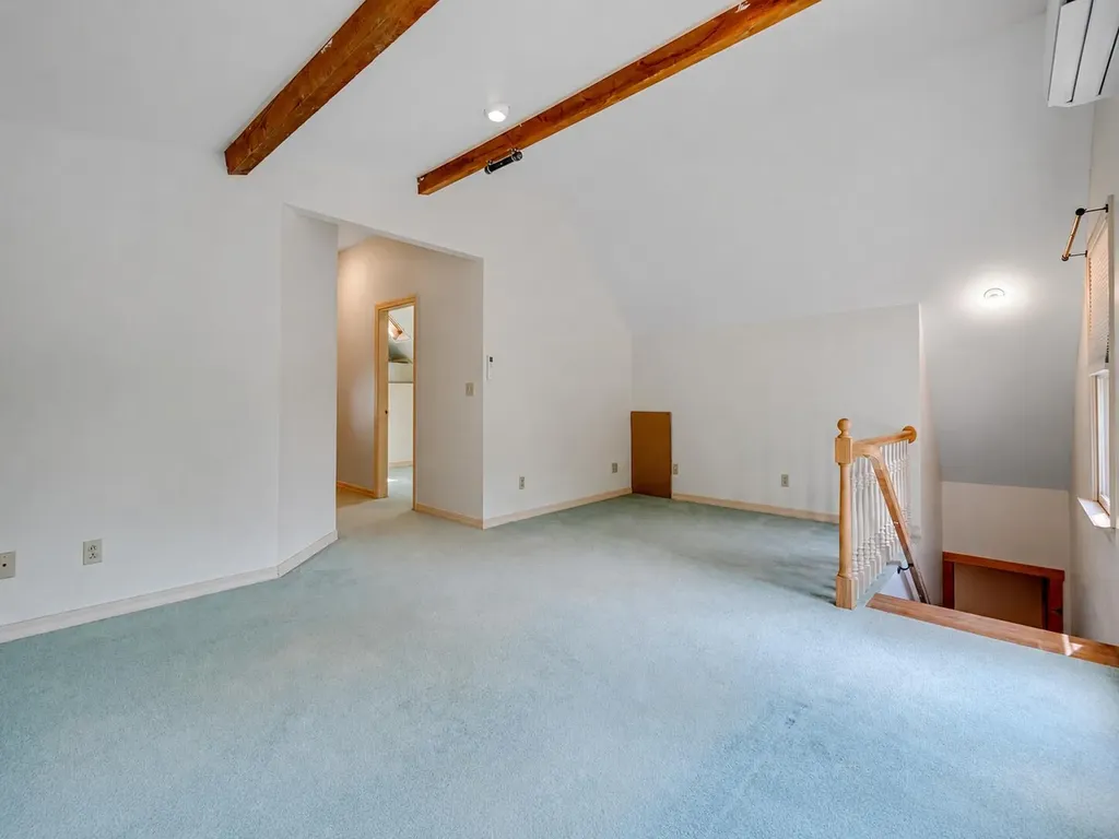 142 River Road Bowdoinham ME 04008