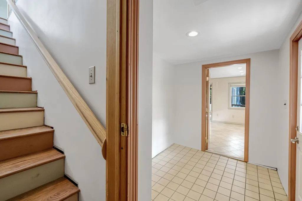 142 River Road Bowdoinham ME 04008
