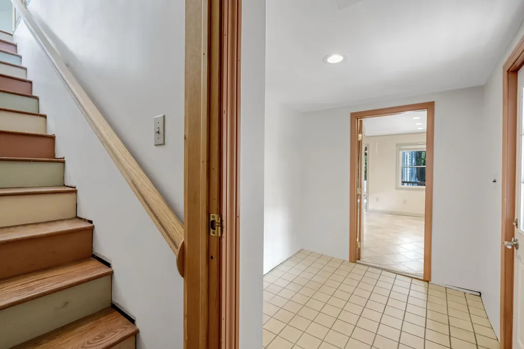 142 River Road Bowdoinham ME 04008