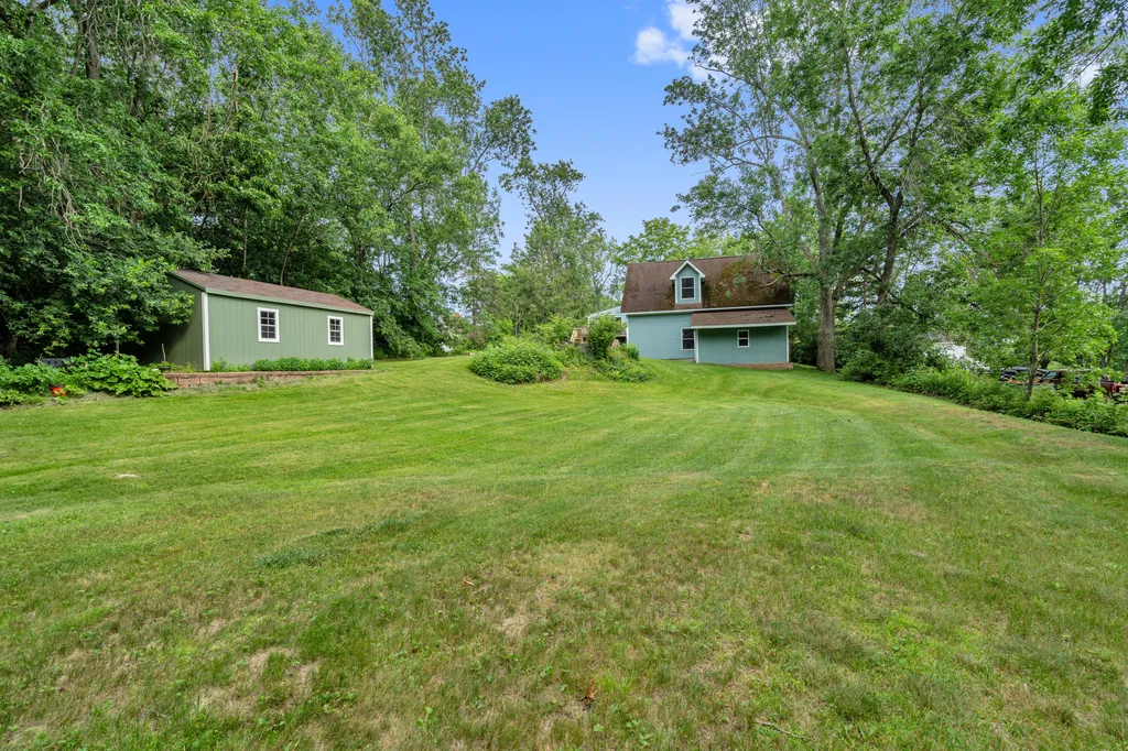 142 River Road Bowdoinham ME 04008