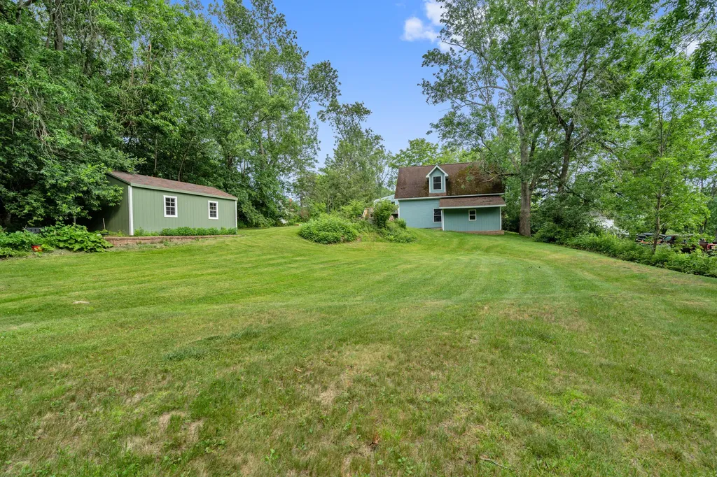 142 River Road Bowdoinham ME 04008
