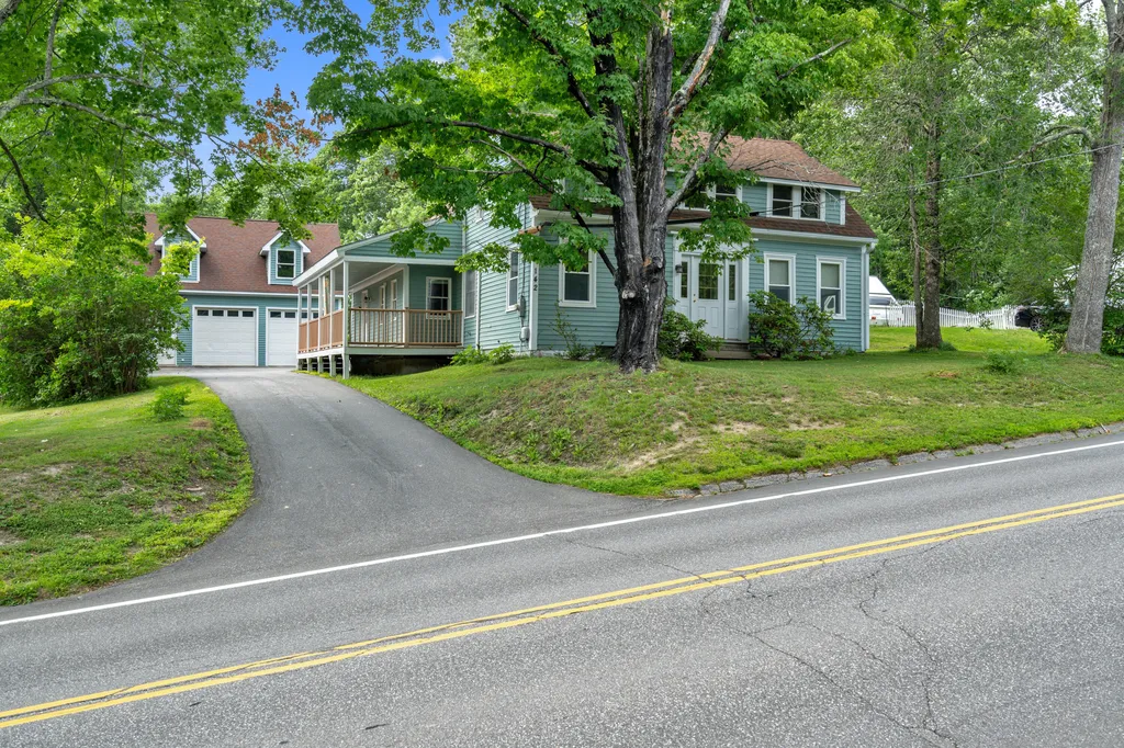 142 River Road Bowdoinham ME 04008