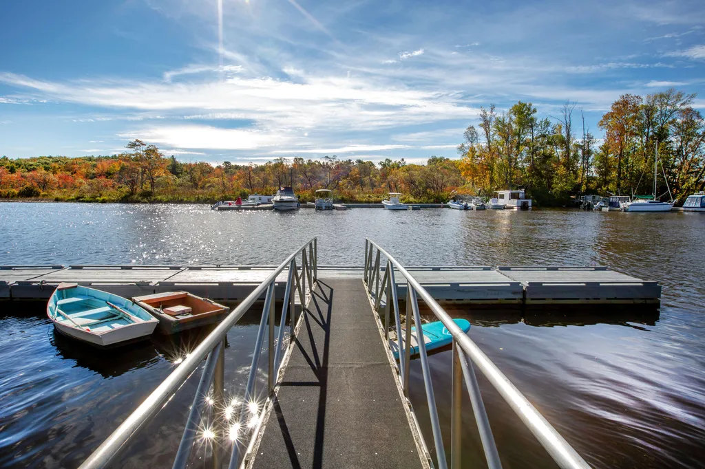 142 River Road Bowdoinham ME 04008