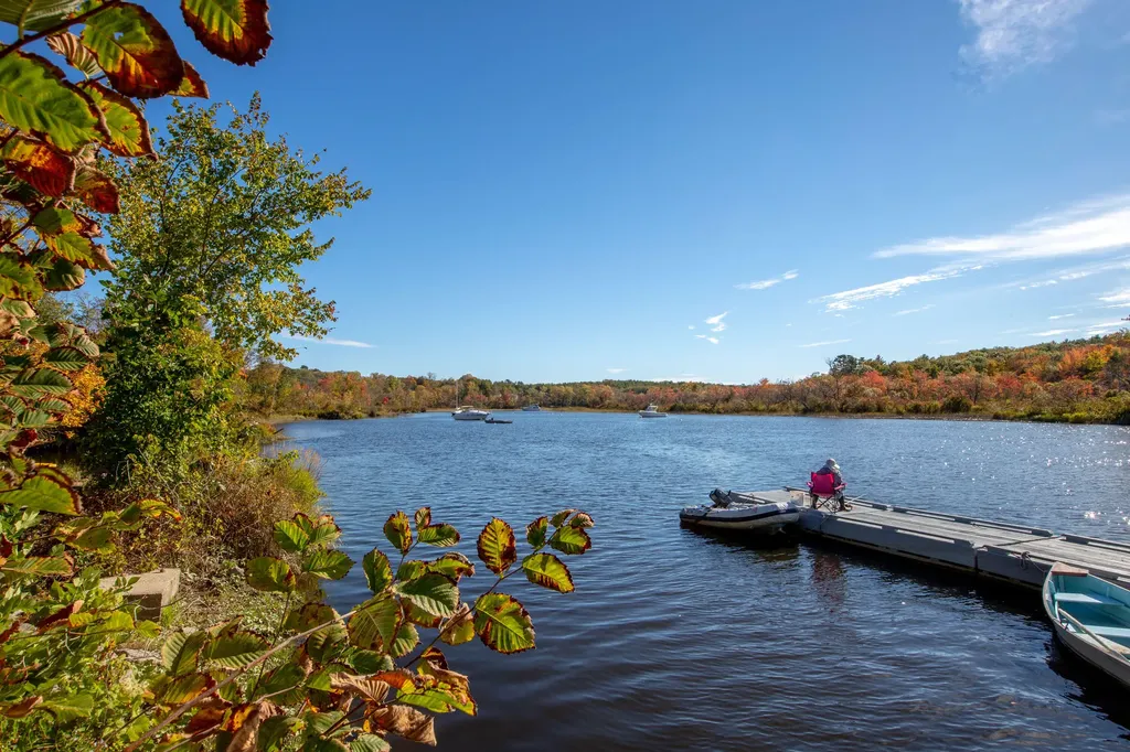 142 River Road Bowdoinham ME 04008
