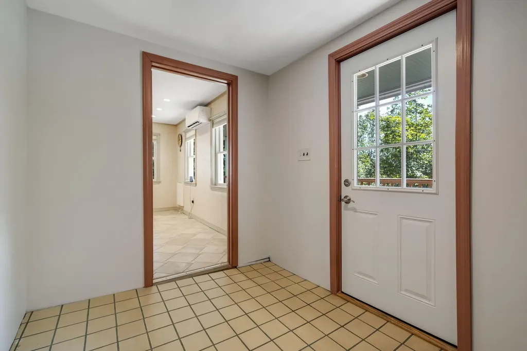 142 River Road Bowdoinham ME 04008
