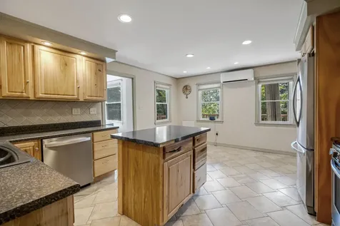 142 River Road Bowdoinham ME 04008