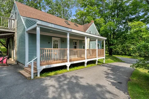 142 River Road Bowdoinham ME 04008