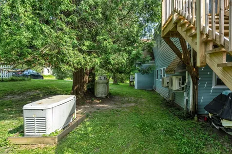 142 River Road Bowdoinham ME 04008