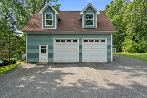 142 River Road Bowdoinham ME 04008