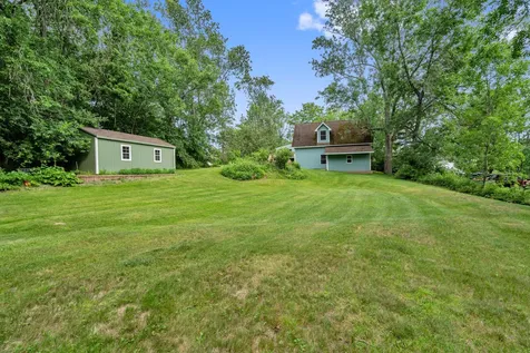 142 River Road Bowdoinham ME 04008