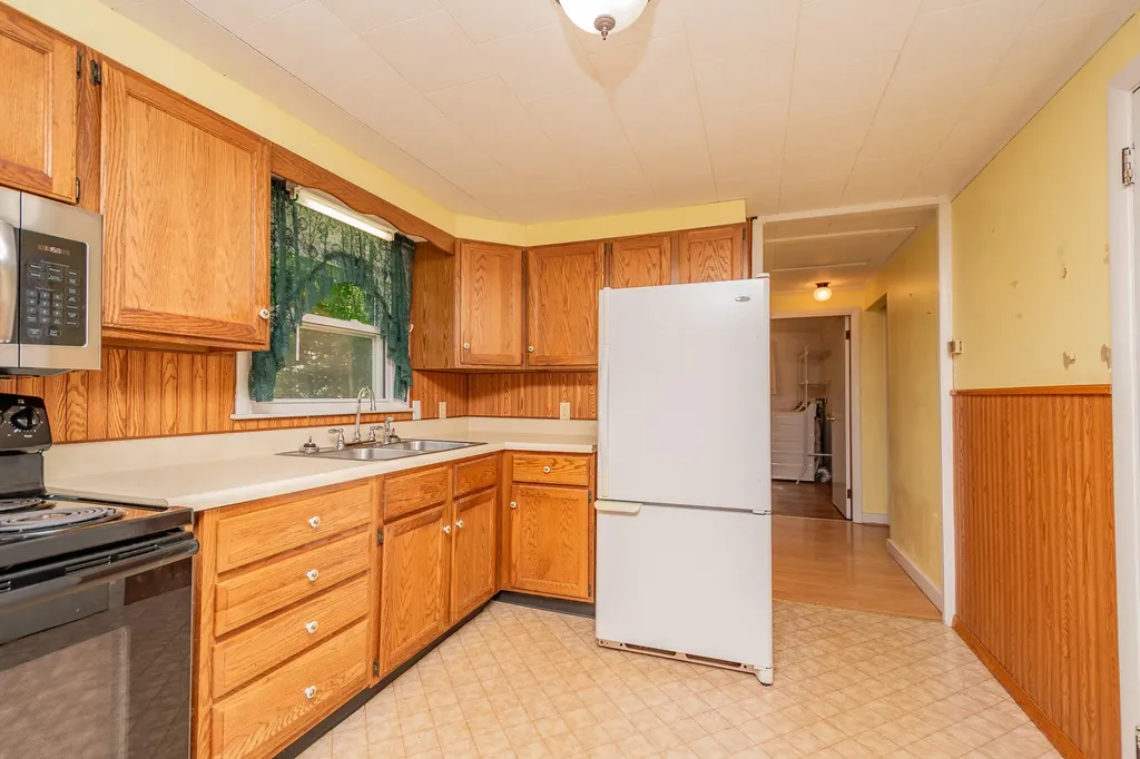 19 Summer Street Milo ME 04463