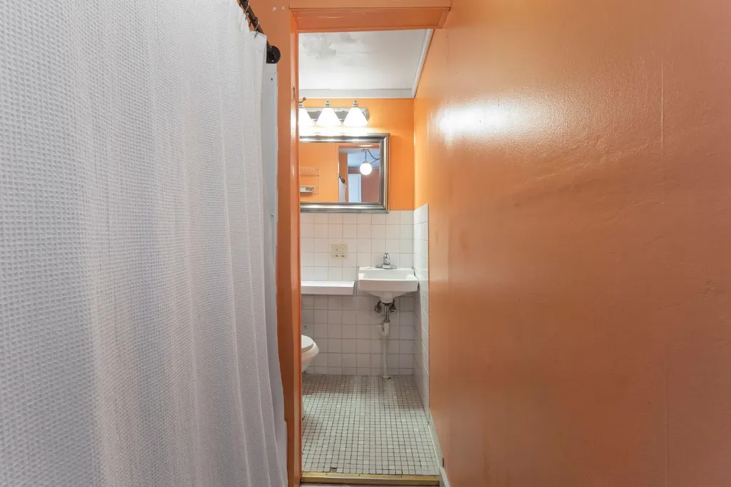 246 Lincoln Street Lewiston ME 04240