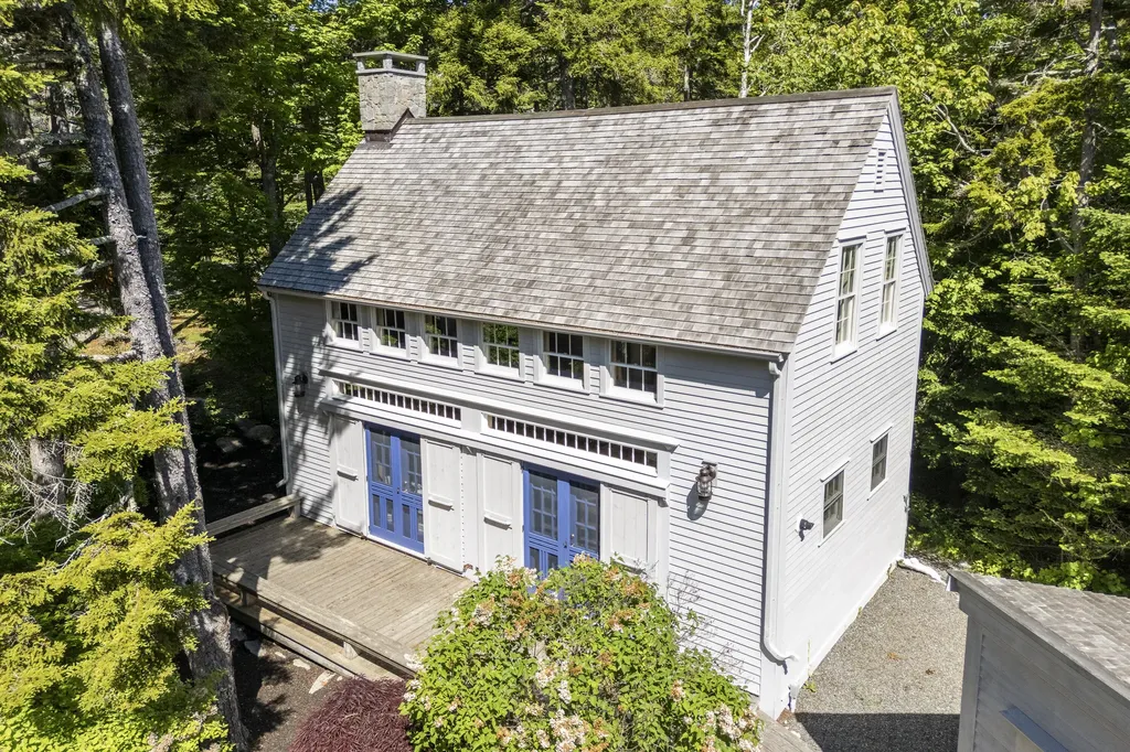 54 Mcfarland Shore Road Bristol ME 04554