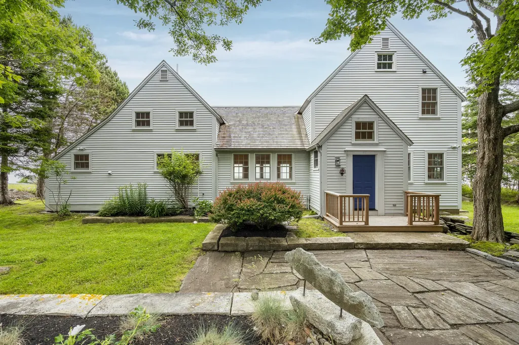 54 Mcfarland Shore Road Bristol ME 04554