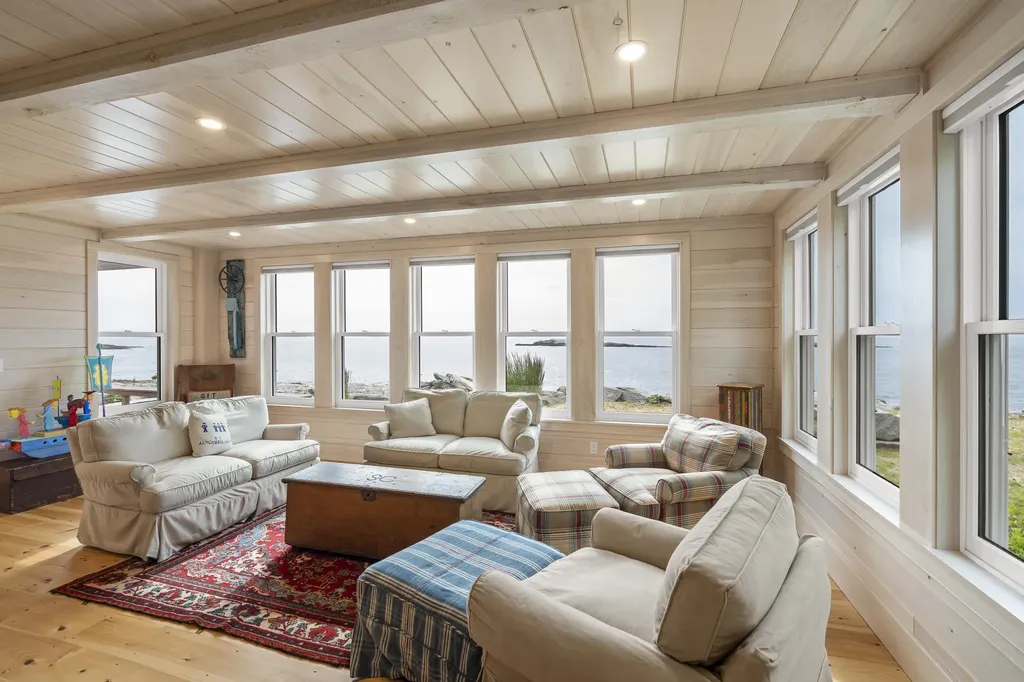 54 Mcfarland Shore Road Bristol ME 04554