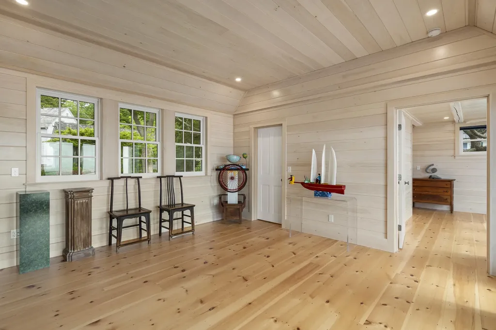 54 Mcfarland Shore Road Bristol ME 04554