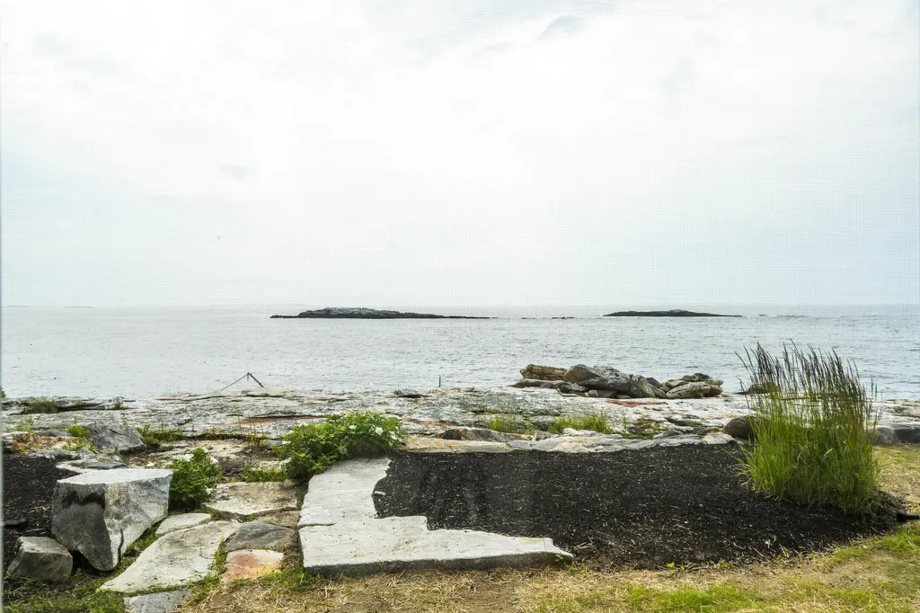 54 Mcfarland Shore Road Bristol ME 04554