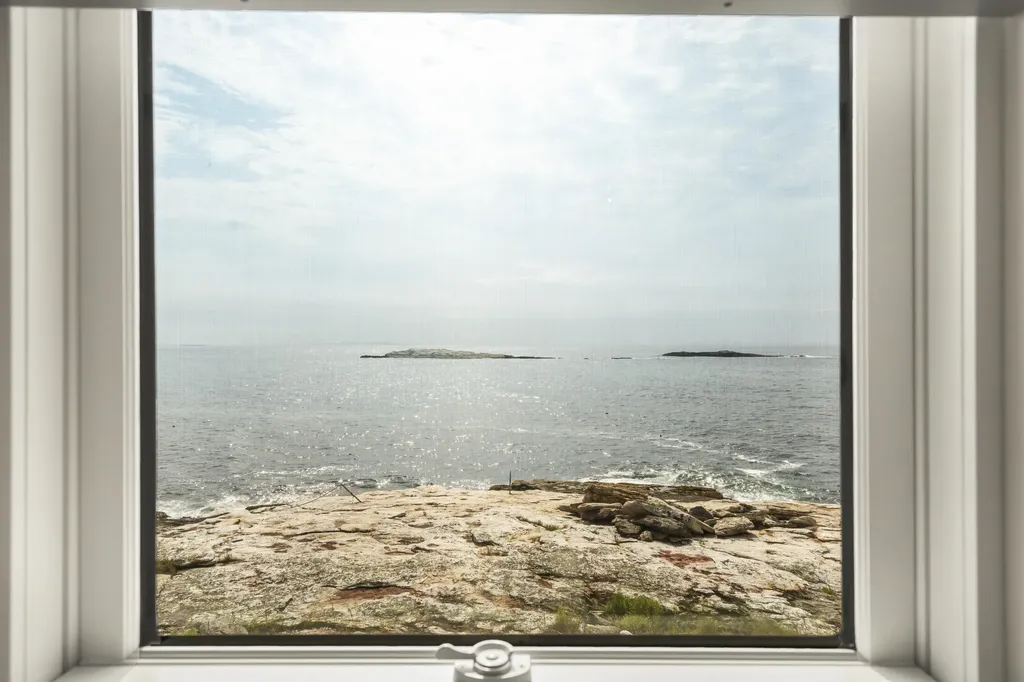 54 Mcfarland Shore Road Bristol ME 04554